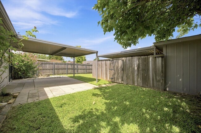 Building Photo - 2311 Jamie Dr