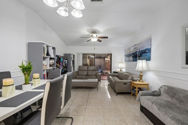 Building Photo - 5310 SW 138th Pl