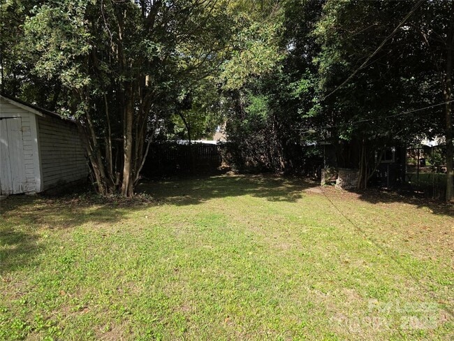 Building Photo - 2429 Commonwealth Ave