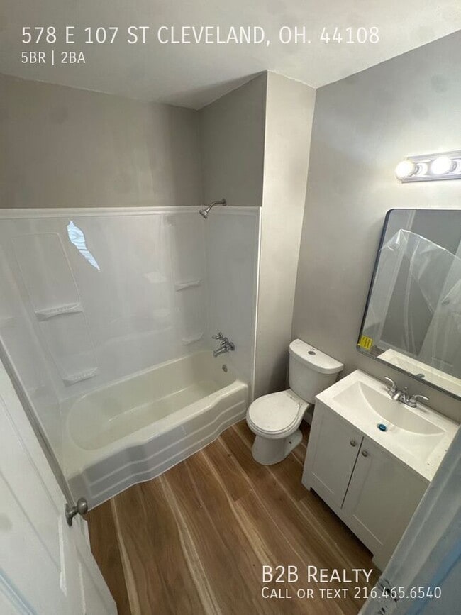 Building Photo - 578 E 107th St