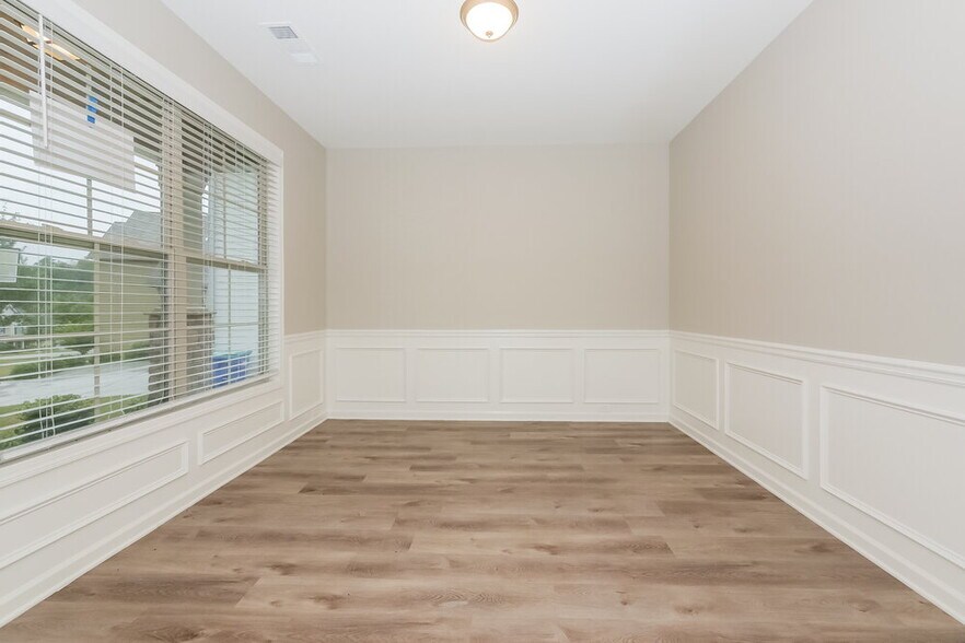 Building Photo - 5158 Amberland Square