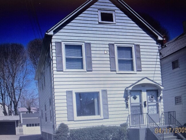 Building Photo - 3003 Chestnut St