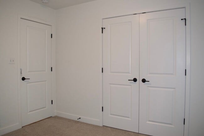 Building Photo - Modern 3 Bed 2 Bath House in Willow Falls!