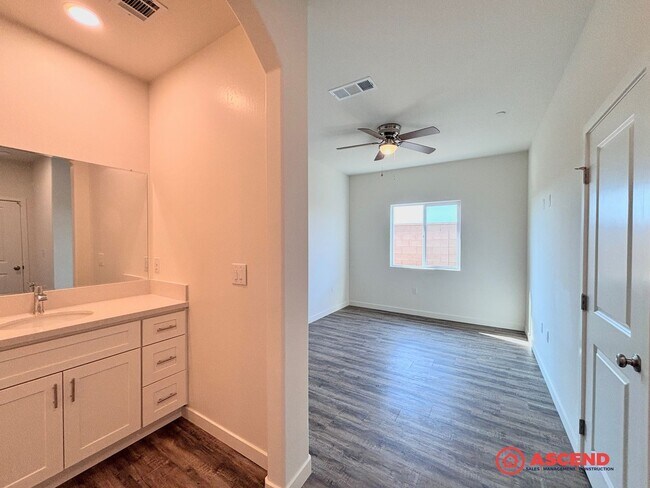 Building Photo - 6012 Curvy Hills Dr