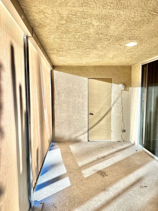Building Photo - 46255 Portola Ave