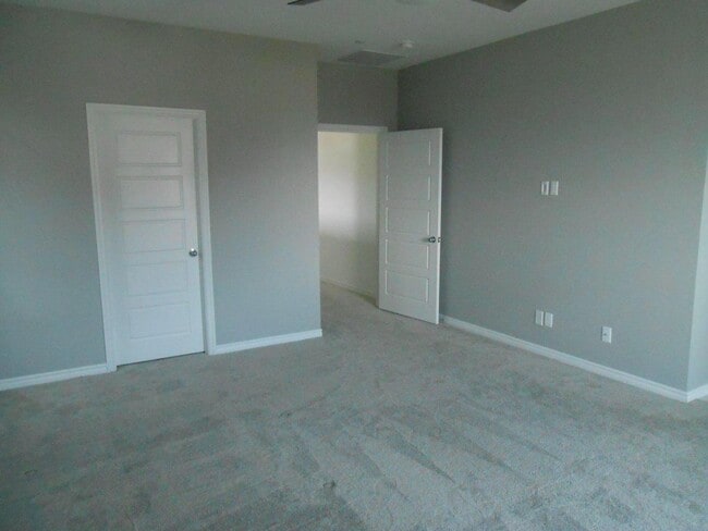 Building Photo - Beautiful Spacious Home in Henderson