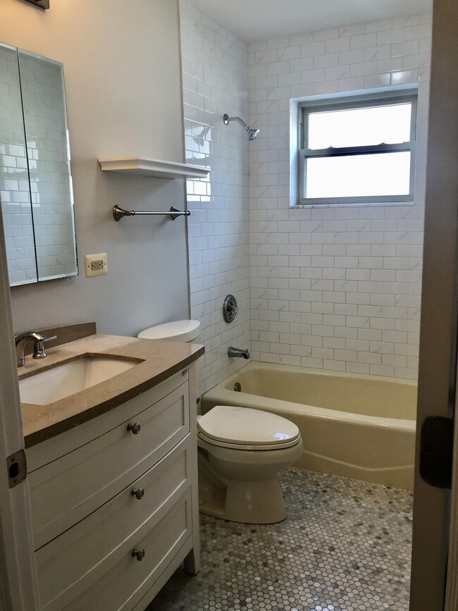 Building Photo - 4244 Gilbert Ave