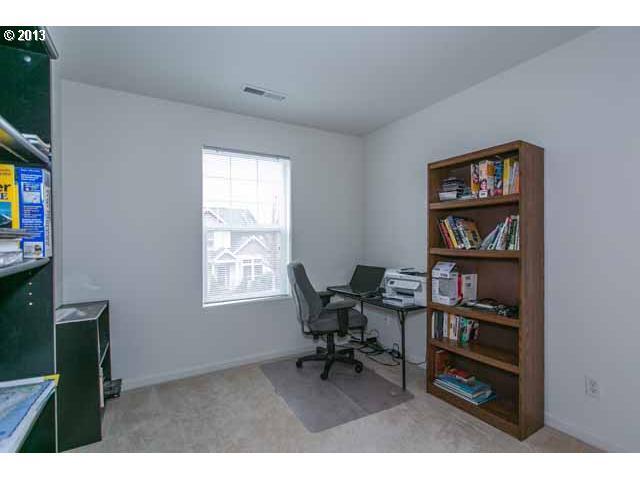 Building Photo - 5613 NE Canard Dr