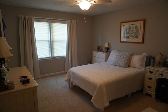 Building Photo - 1515 S Lumpkin St