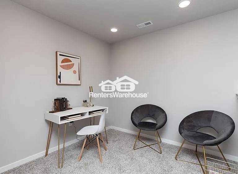 Building Photo - 3622 NE Kara Ln