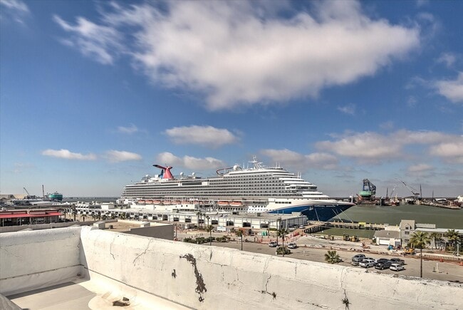 Building Photo - 2206 The Strand