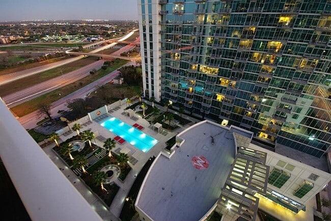 Building Photo - 5925 Almeda Rd