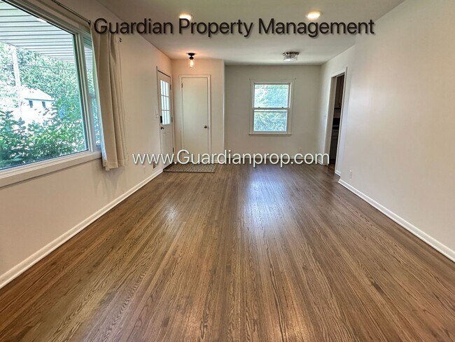 Building Photo - St Louis Park Single Family Home, Hardwood Floors, Office, Available July/Aug 1st