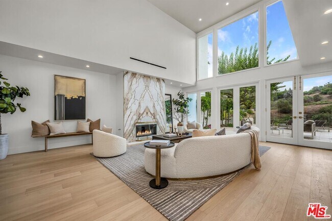 Building Photo - 2205 Canyonback Rd