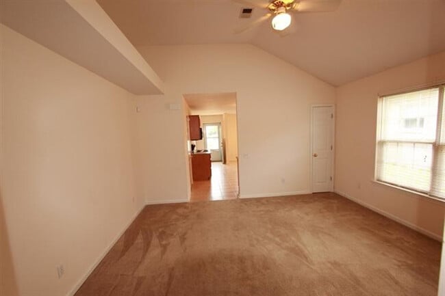 Building Photo - 601 Sherard Cir