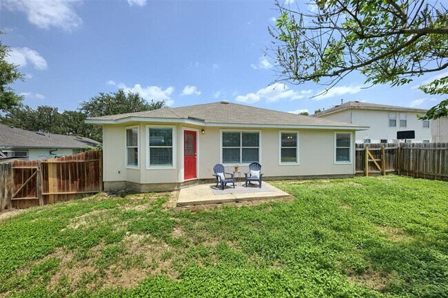 Building Photo - 208 Buttercup Way