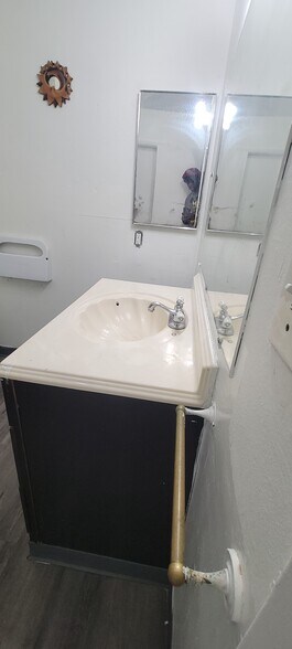 Building Photo - 5920 Streamview Dr