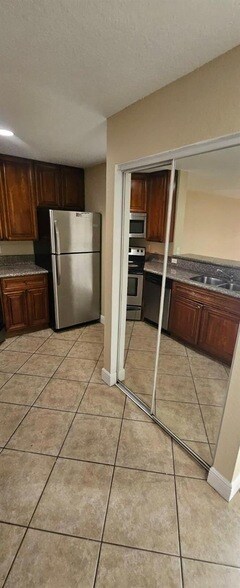 Building Photo - 4915 Springfield St