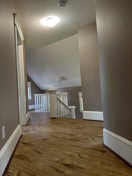 Building Photo - 8450 SE Harney St