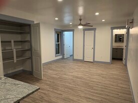 Building Photo - 621 4th St