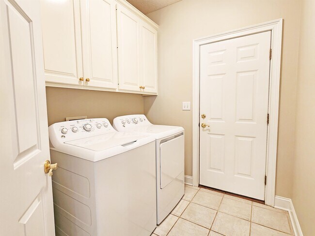 Building Photo - 192 Hamby Dr