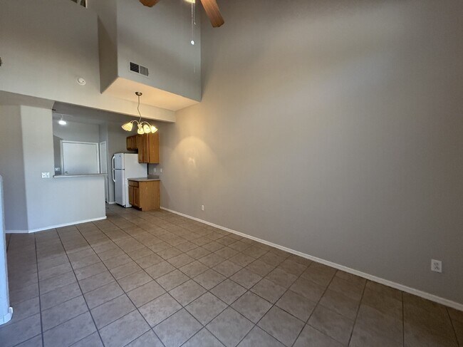 Building Photo - 2027 E University Dr