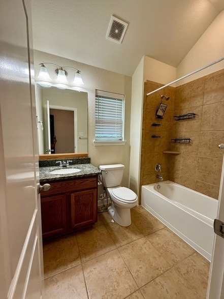 Building Photo - 3834 W Vicksburg Estates Dr