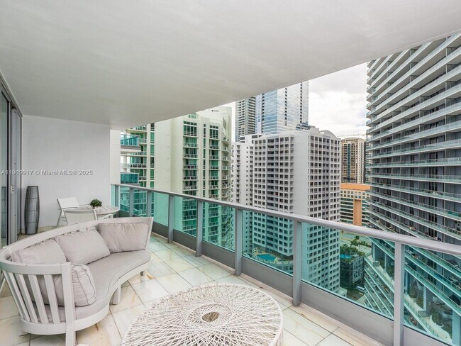 Building Photo - 1331 Brickell Bay Dr