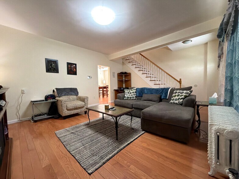 Building Photo - 34 Franklin St