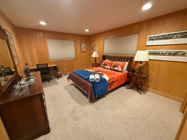 Building Photo - 55303 Velvet Ct