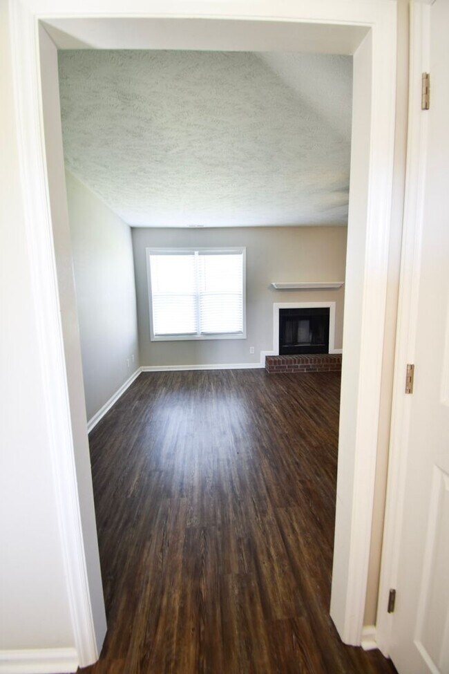 Building Photo - COMING SOON-3 Bedroom 2 Bathroom Home- Pets Considered