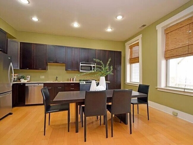 Building Photo - 69 Mulberry St