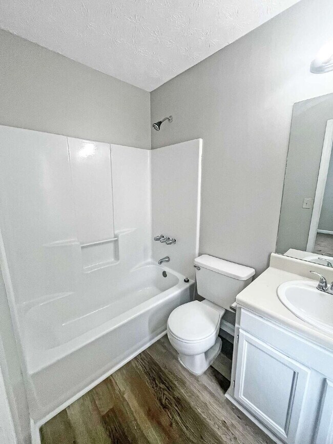 Building Photo - 3450 Kingswood Run