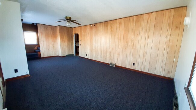 1st Living Room 1.1 - 821 10th St W