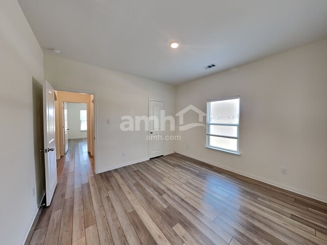 Building Photo - 1246 Treeta Trail