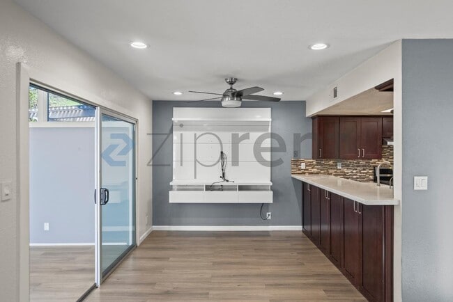 Building Photo - 37789 Essanay Pl