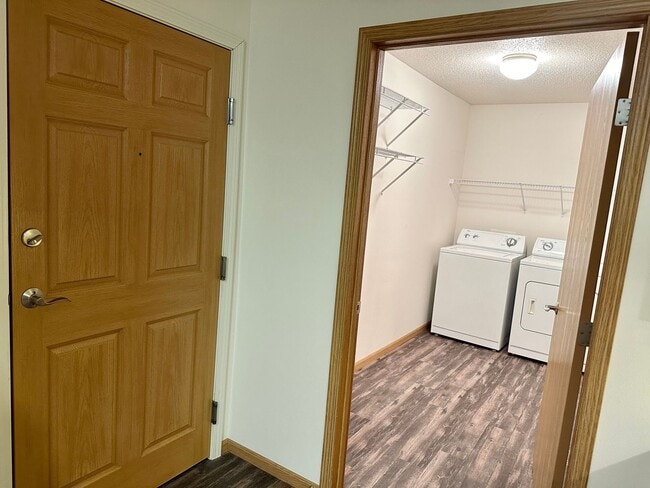 Building Photo - 1 Bedroom - South Fargo