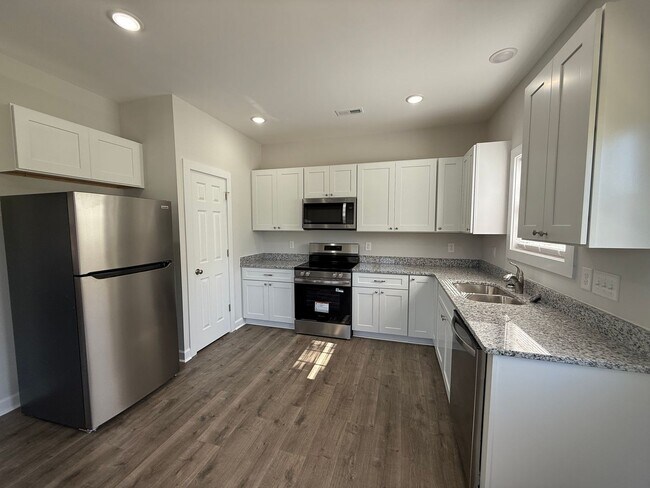 Building Photo - Three bedroom, 2 bath newly constructed house in Graham