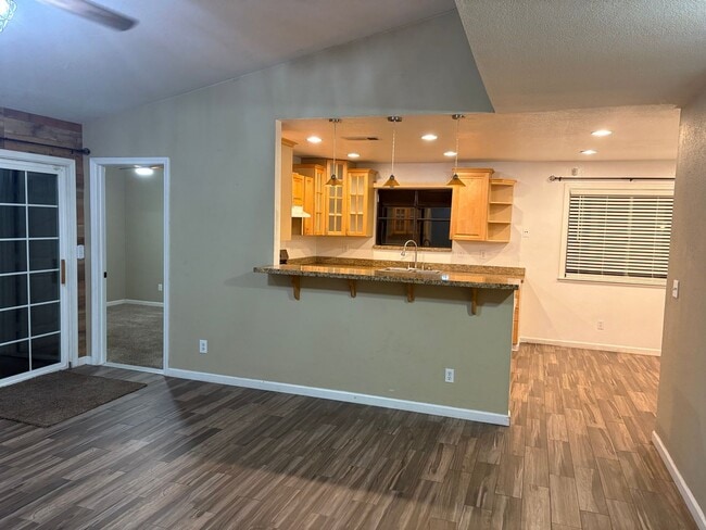 Building Photo - Great 4 bedroom home with pool