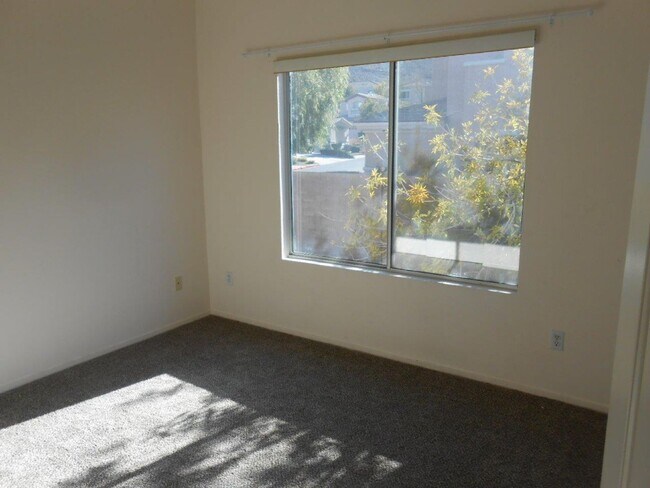 Building Photo - Spacious Home 2 Story Home in Black Mountain