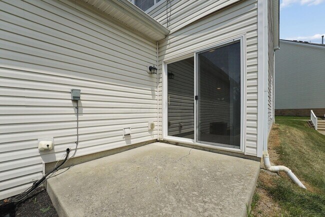 Building Photo - 2096 River Rock Way