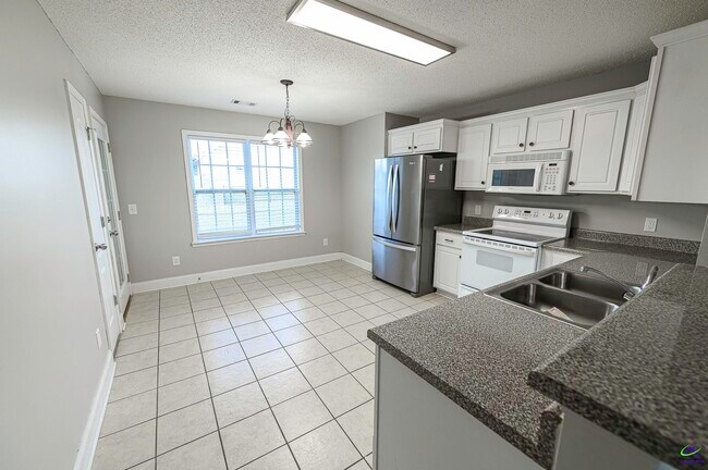 Building Photo - 307 Nile Ln