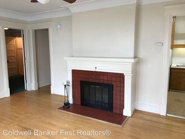 Building Photo - 14 N Clinton St