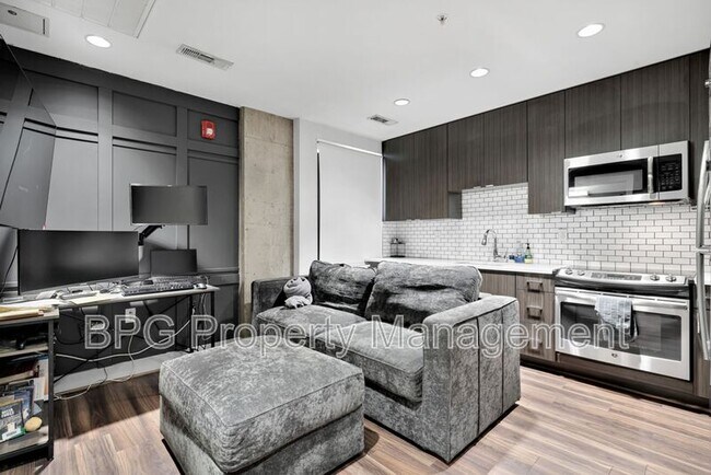 Building Photo - 1111 Oren St