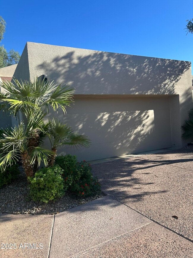 Building Photo - 7760 E Gainey Ranch Rd