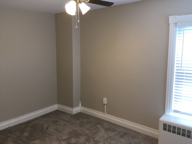 Building Photo - Just renovated 3 bed 2 bath home in emmaus.
