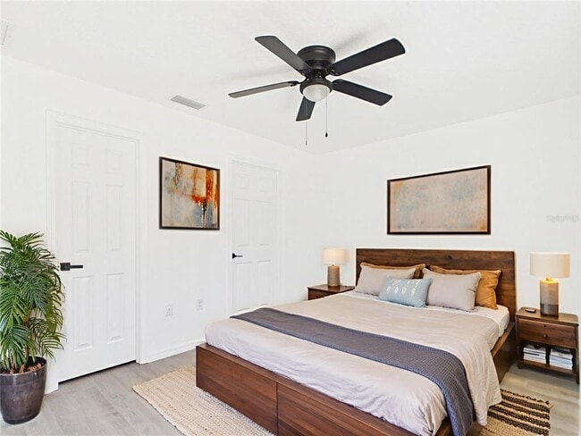 Building Photo - 5323 NW 8th Pl