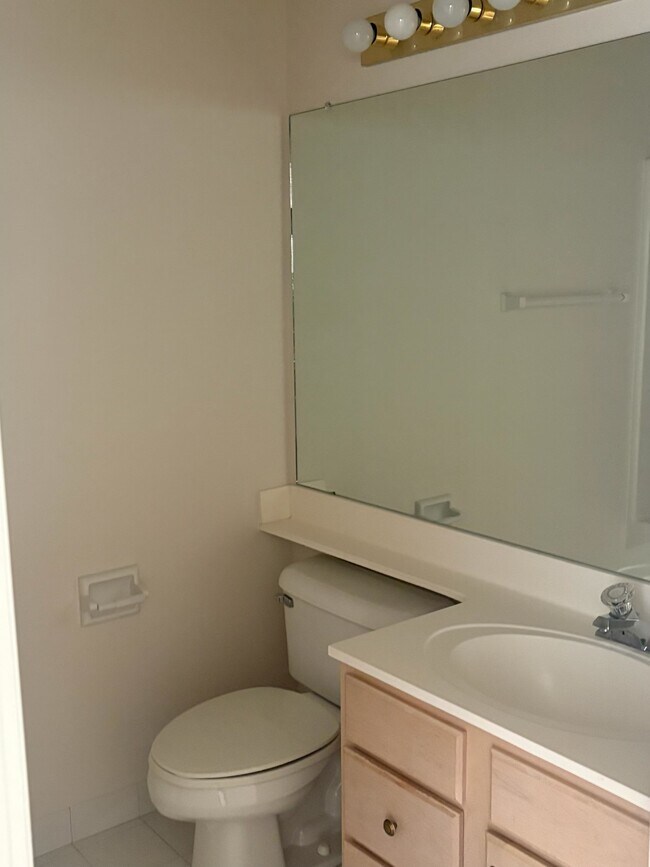 Building Photo - 8976 Woodbridge Dr