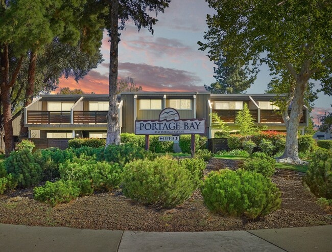 Building Photo - Portage Bay Apartments