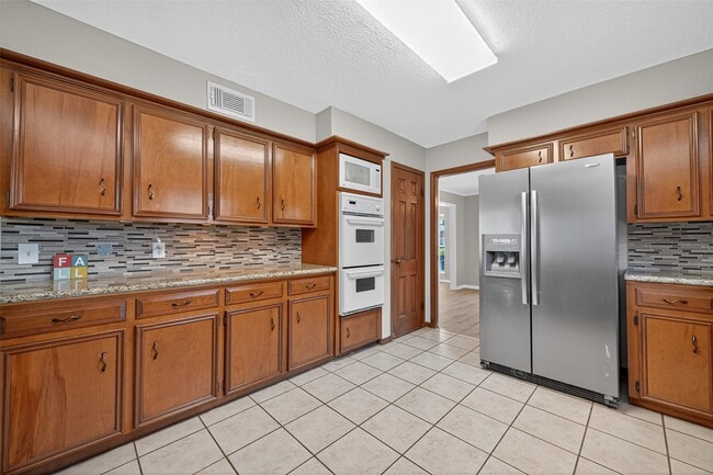 Building Photo - 1714 Corral Dr